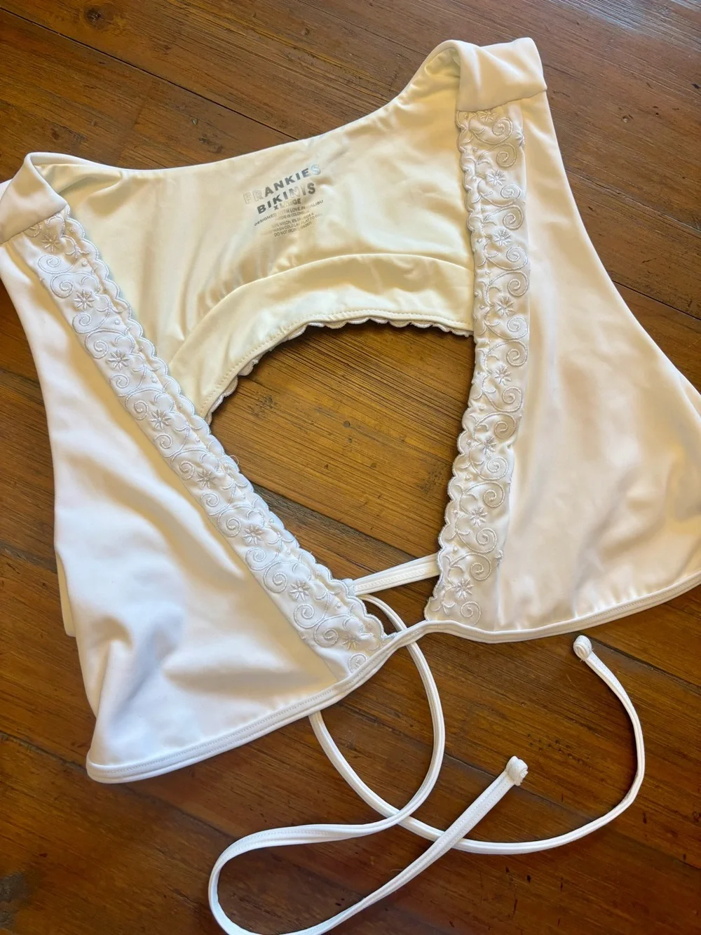 NWOT Frankie’s bikinis white embroidered swim top